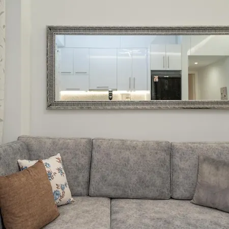 Apartment Comfy Next To Metro