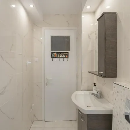 Comfy Next To Metro Apartment Athens